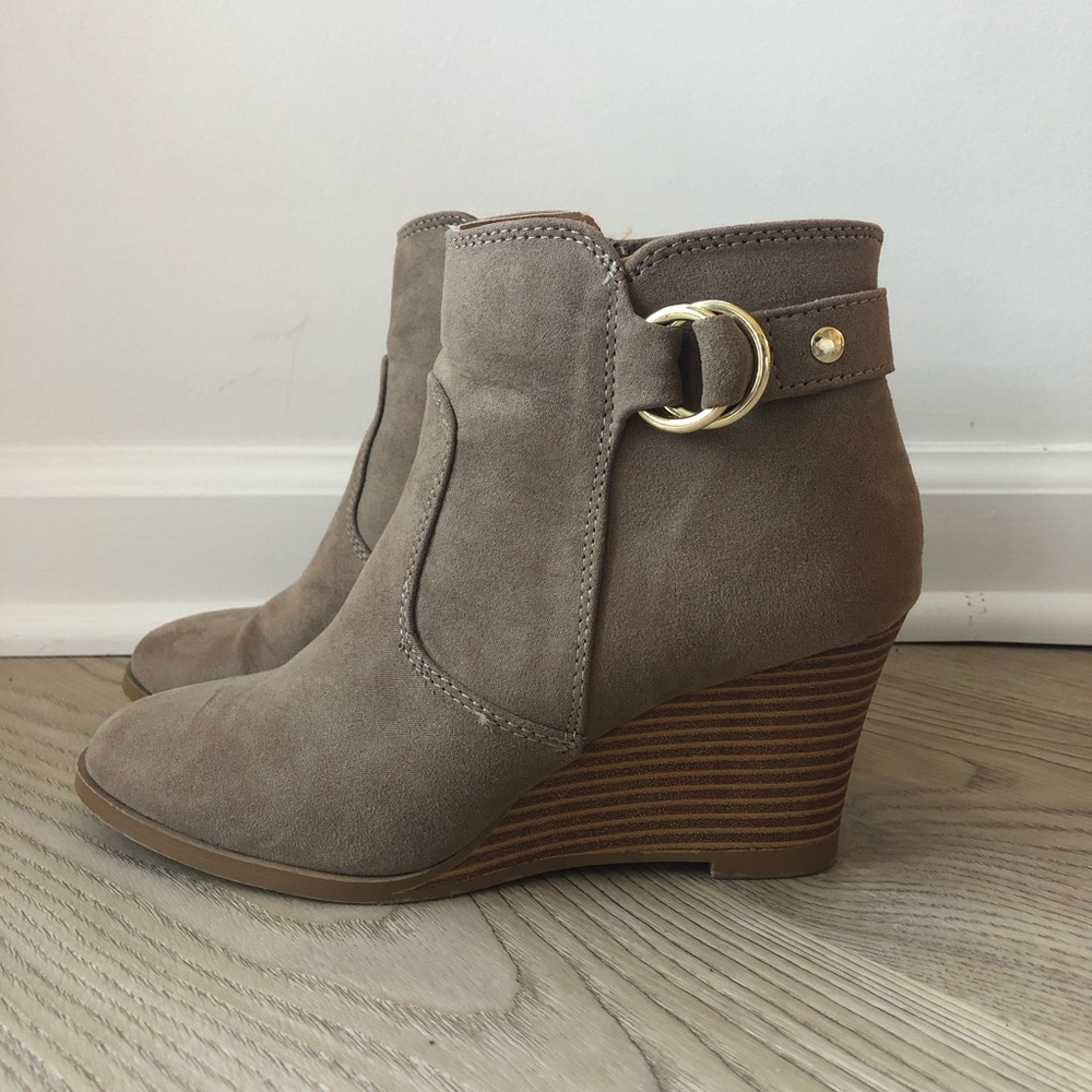 EUC Qupid Tan Faux Suede Wedge Booties